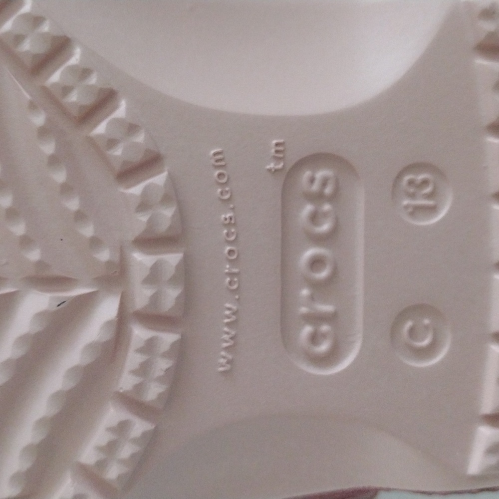 Crocs Girl's Baya Glitter Clog. C13 - Picture 11 of 15